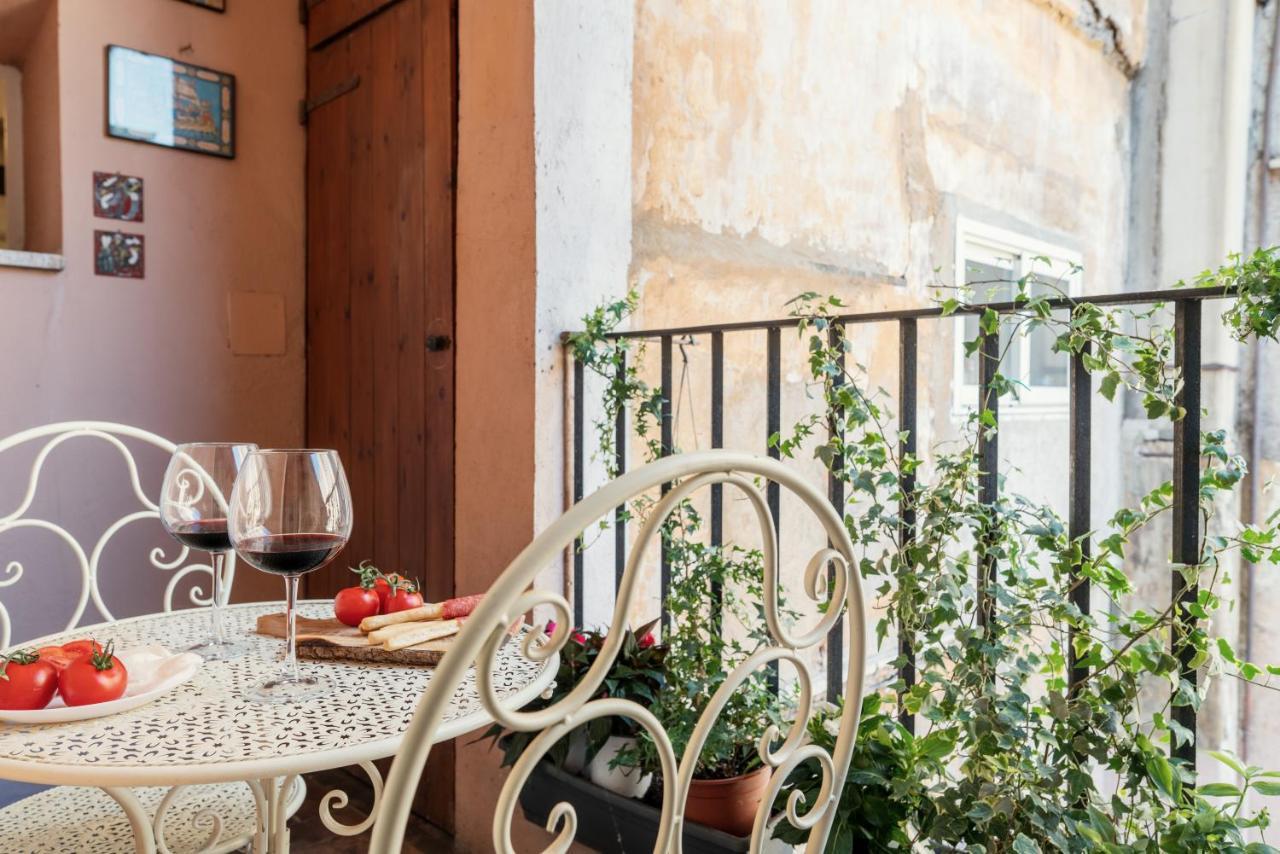 Domus Quiritum Charming, Appartamento D'Epoca A Campo De' Fiori Roma Eksteriør bilde