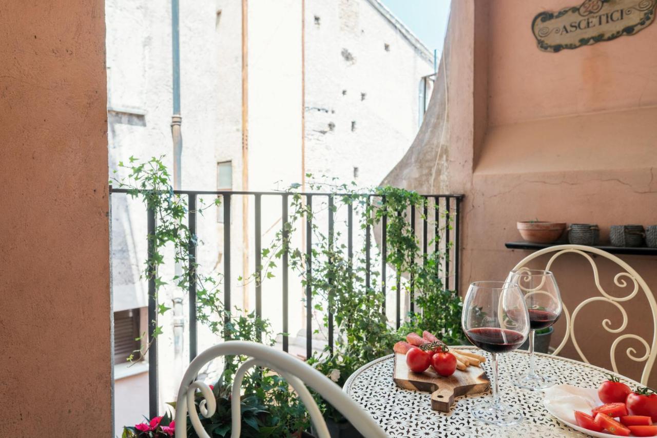 Domus Quiritum Charming, Appartamento D'Epoca A Campo De' Fiori Roma Eksteriør bilde