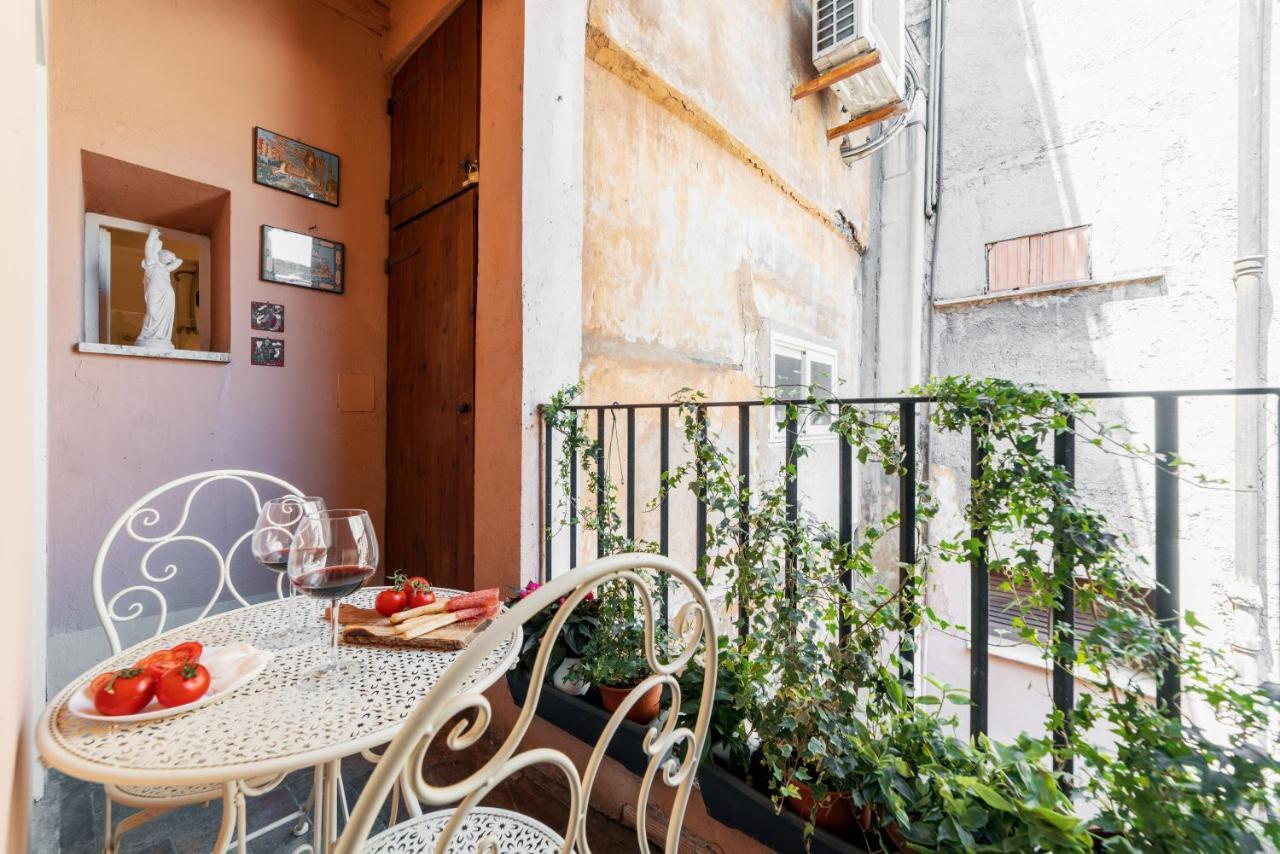 Domus Quiritum Charming, Appartamento D'Epoca A Campo De' Fiori Roma Eksteriør bilde